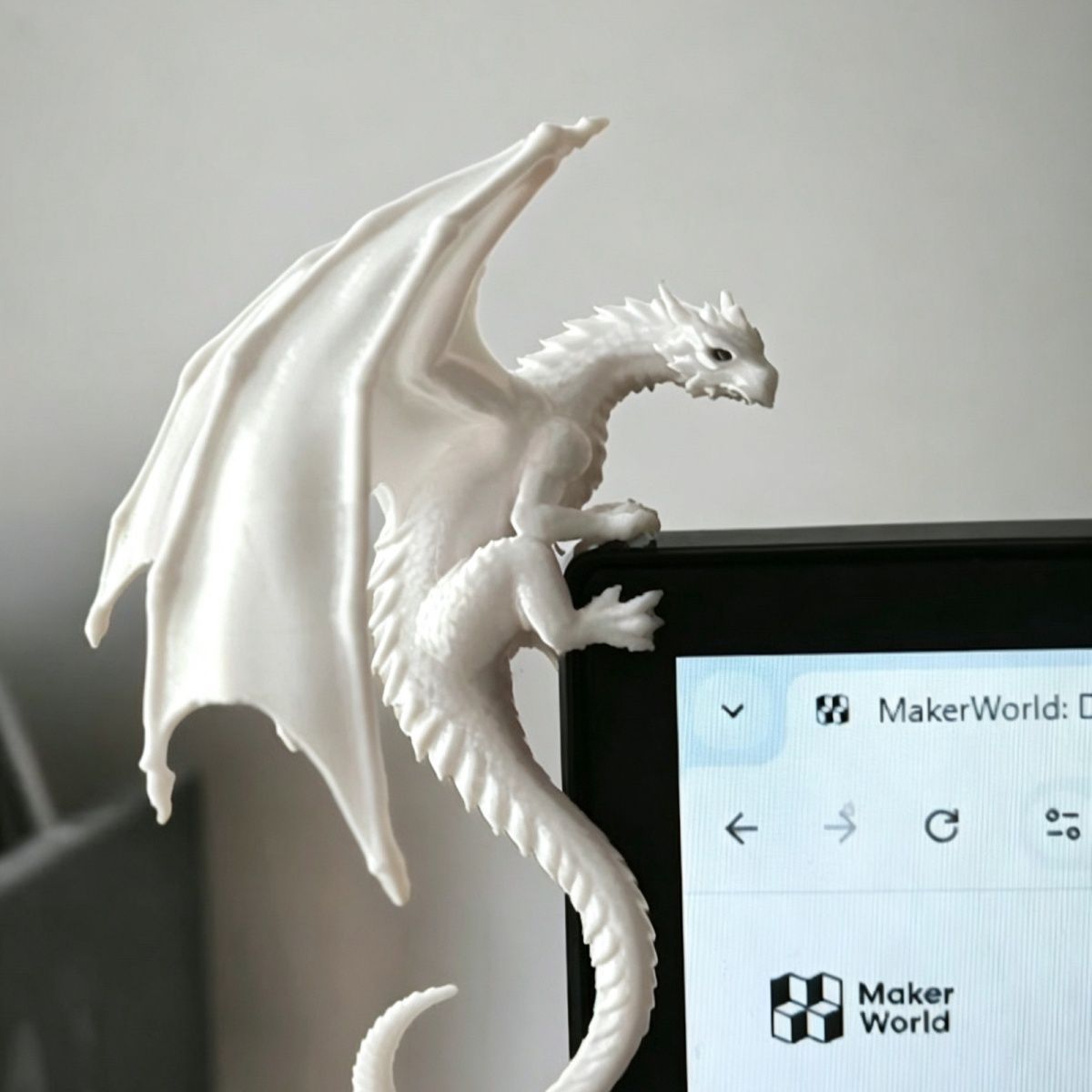Coole Drachen-Liegenfigur Moni – Esports Gaming Setup Bewertung und Preis